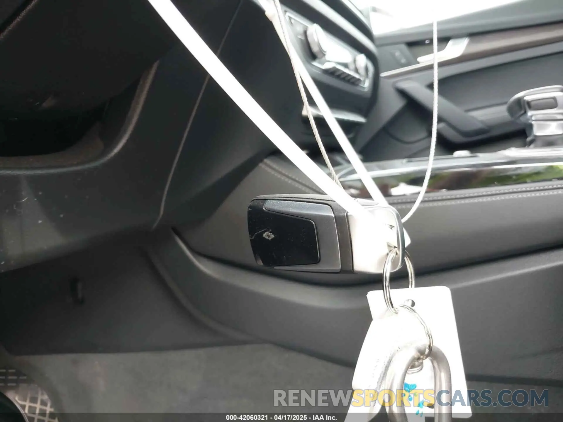 11 Фотография поврежденного автомобиля WA1BAAFYXM2135919 AUDI Q5 2021