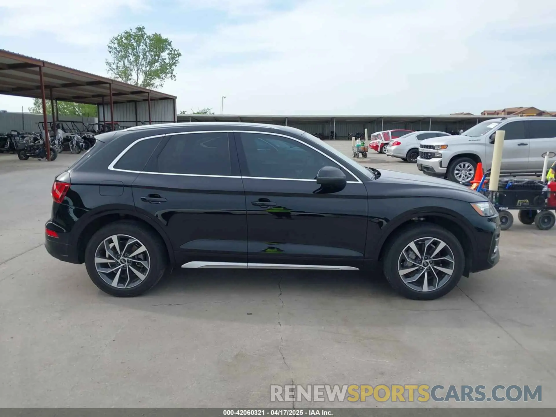 13 Фотография поврежденного автомобиля WA1BAAFYXM2135919 AUDI Q5 2021