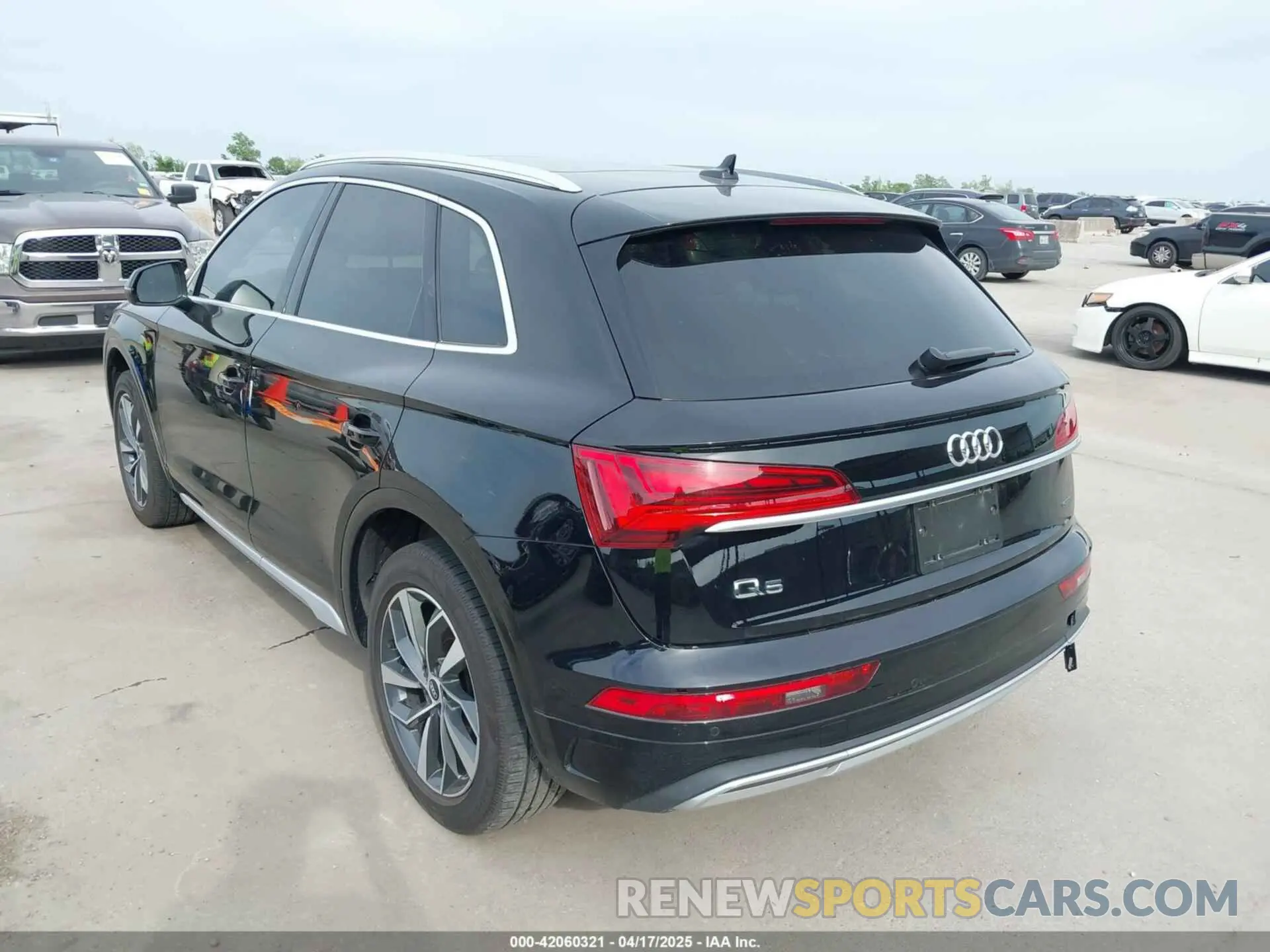 3 Фотография поврежденного автомобиля WA1BAAFYXM2135919 AUDI Q5 2021