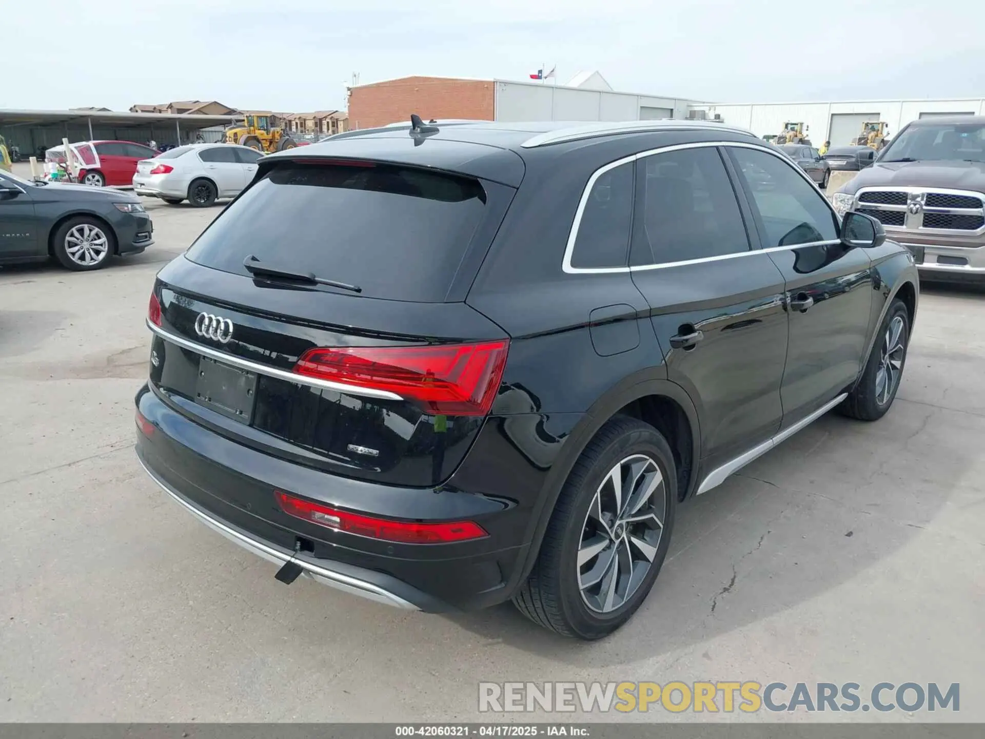 4 Фотография поврежденного автомобиля WA1BAAFYXM2135919 AUDI Q5 2021