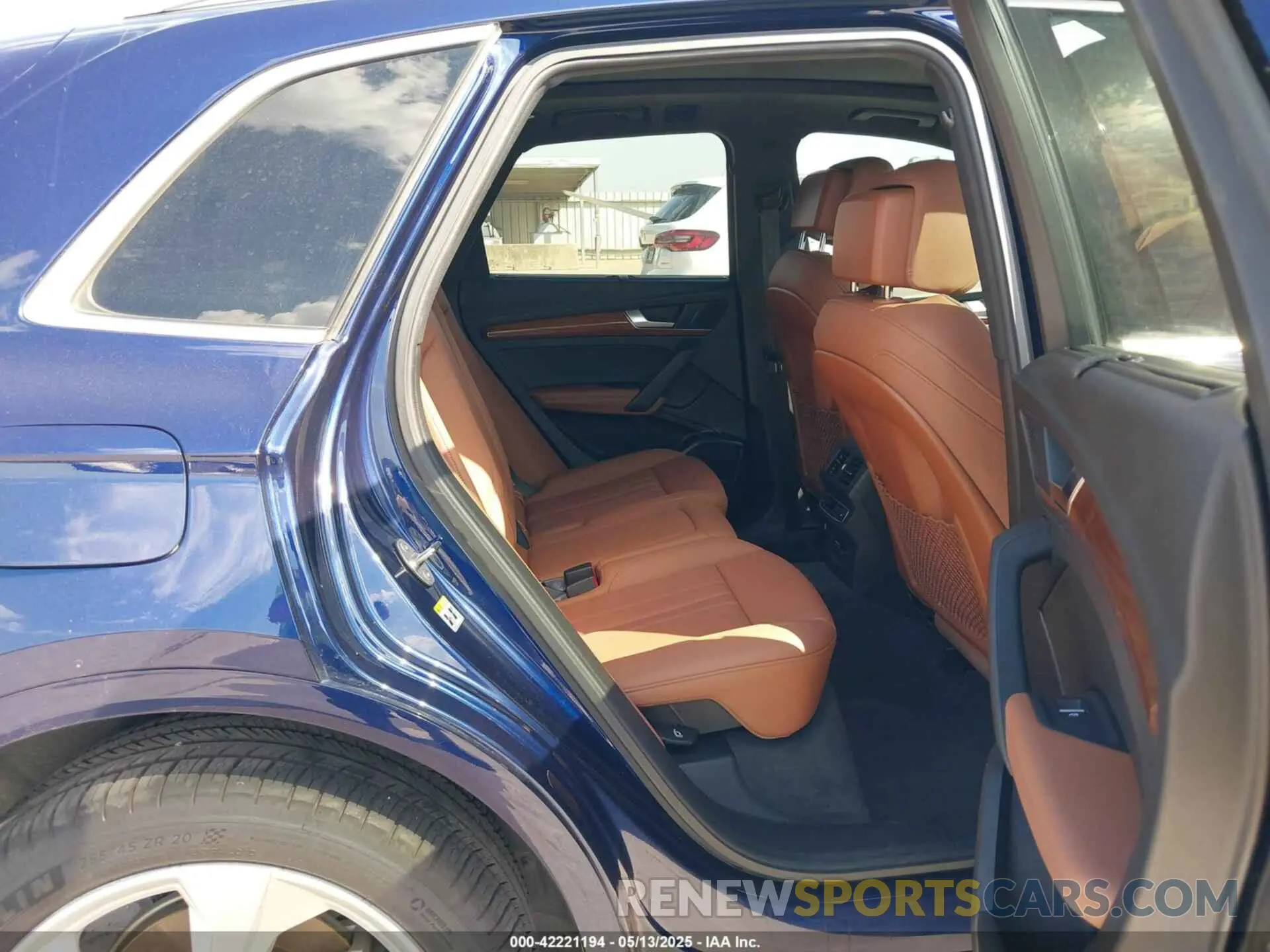 8 Фотография поврежденного автомобиля WA1CAAFY0M2089120 AUDI Q5 2021