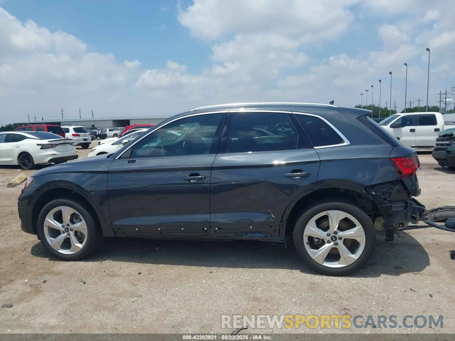 15 Photograph of a damaged car WA1CAAFY6M2114408 AUDI Q5 2021