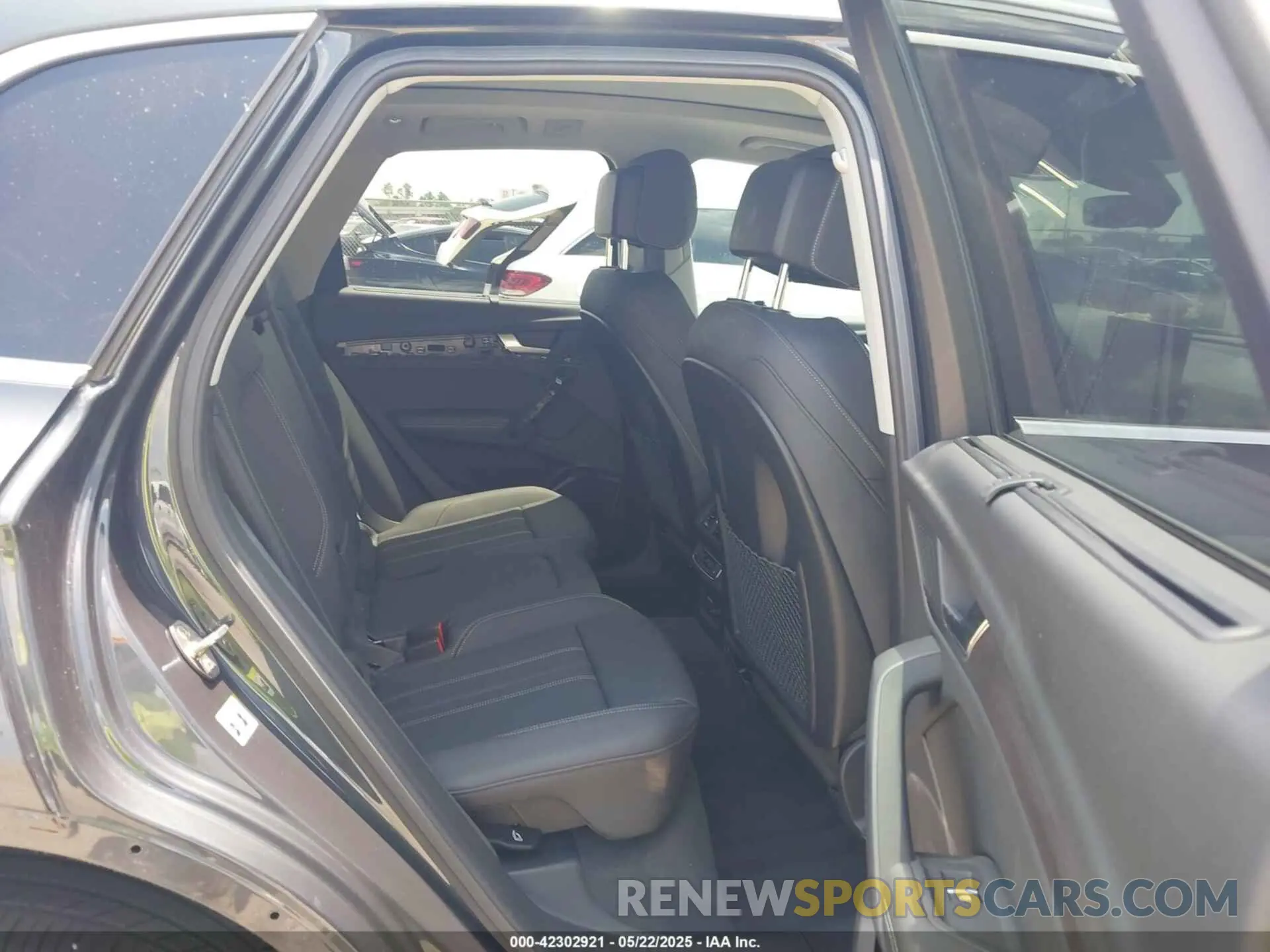 8 Photograph of a damaged car WA1CAAFY6M2114408 AUDI Q5 2021