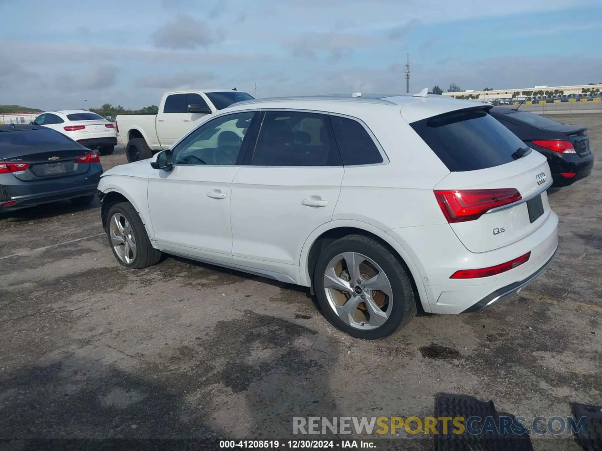 3 Photograph of a damaged car WA1CAAFY7M2055059 AUDI Q5 2021