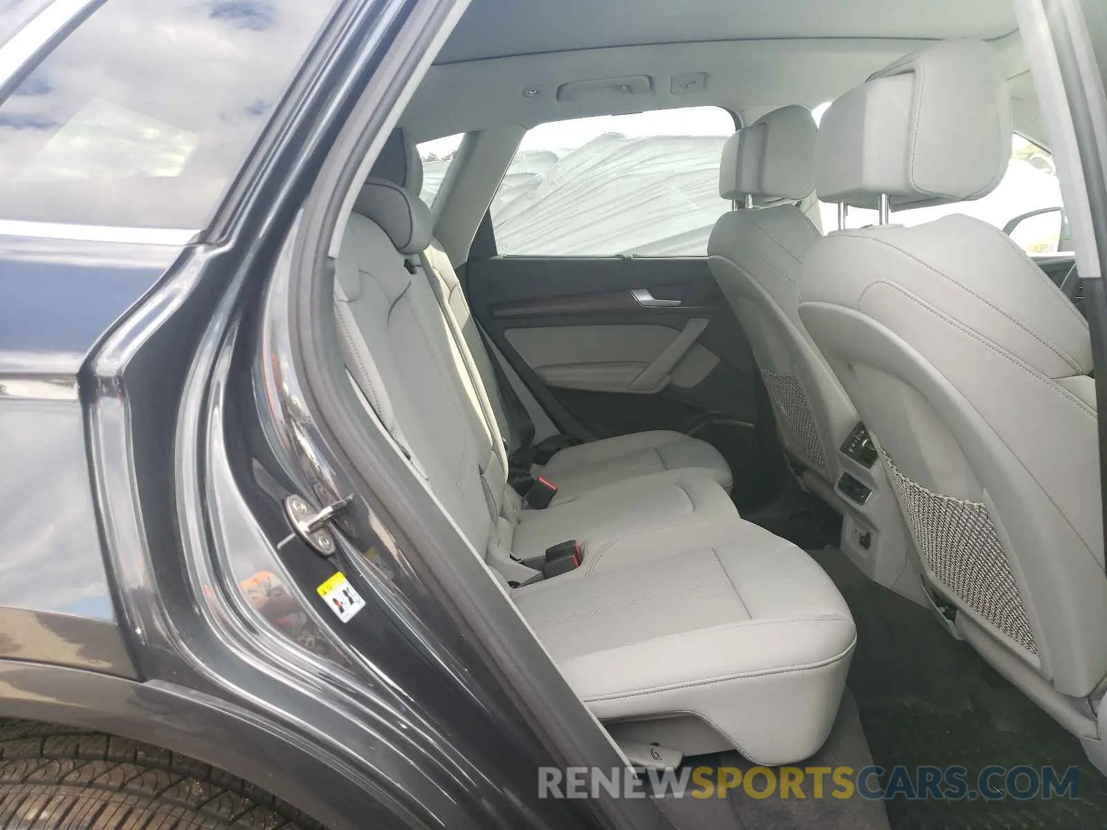 6 Photograph of a damaged car WA1CAAFYXM2058392 AUDI Q5 2021