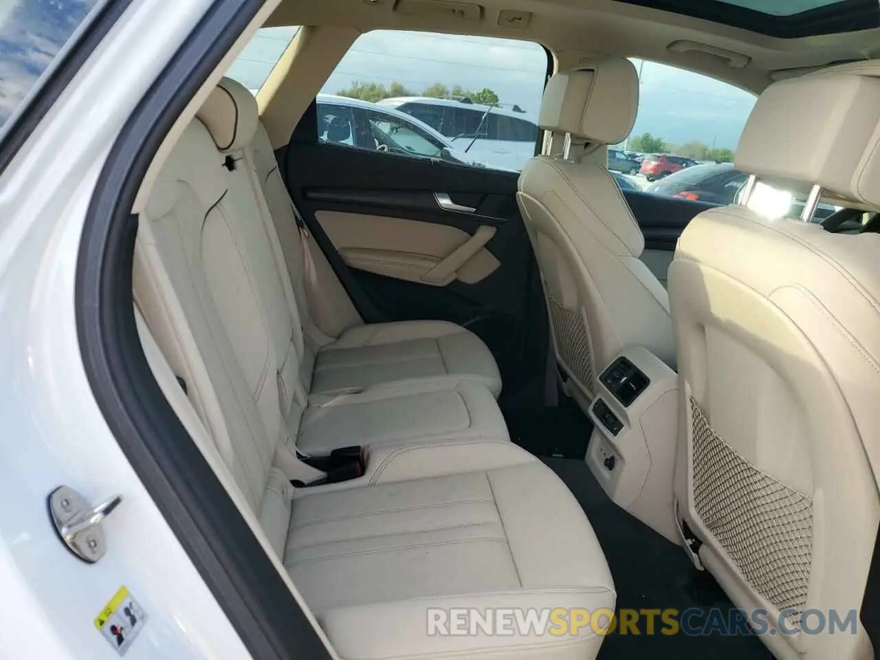 10 Photograph of a damaged car WA1CABFY6M2111594 AUDI Q5 2021
