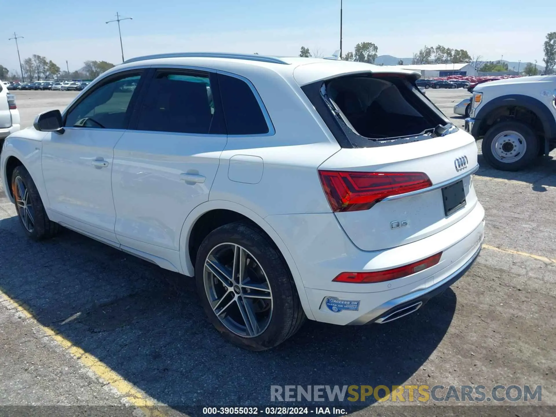3 Photograph of a damaged car WA1E2AFY1M2088449 AUDI Q5 2021