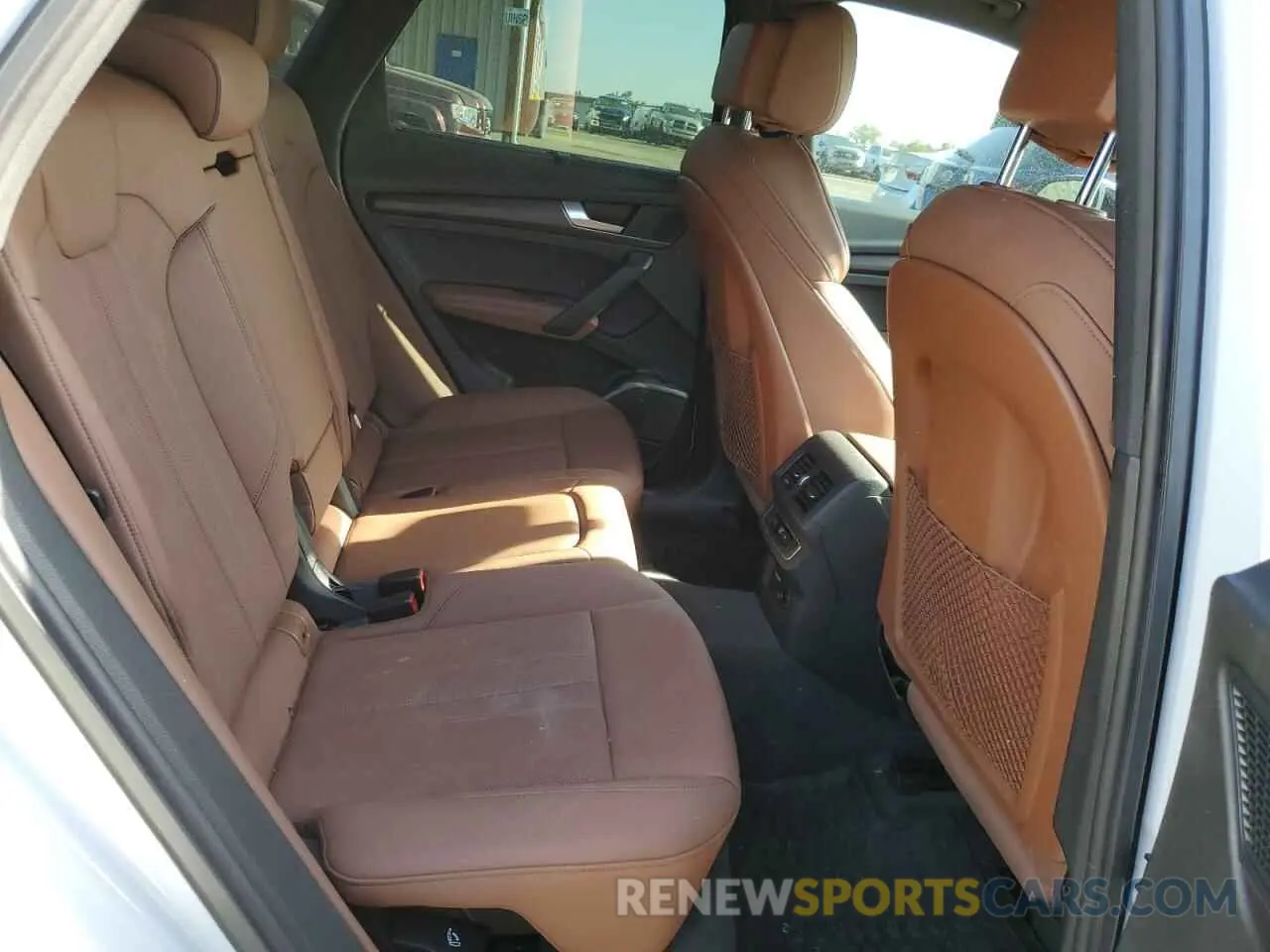 11 Photograph of a damaged car WA1E2AFY2M2082692 AUDI Q5 2021
