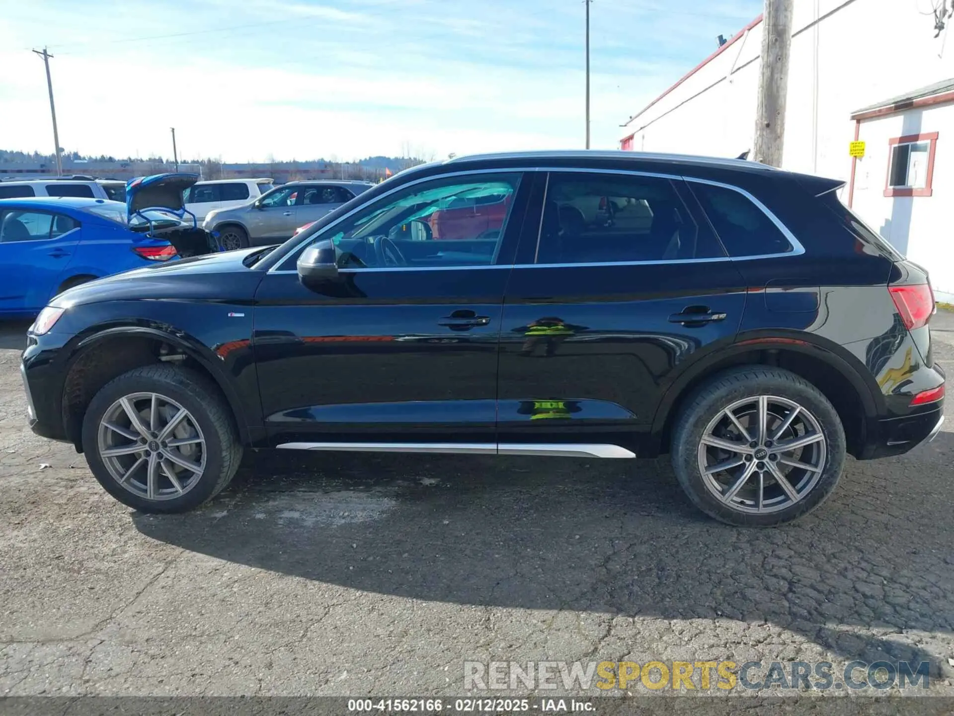 14 Photograph of a damaged car WA1E2AFY3M2114632 AUDI Q5 2021
