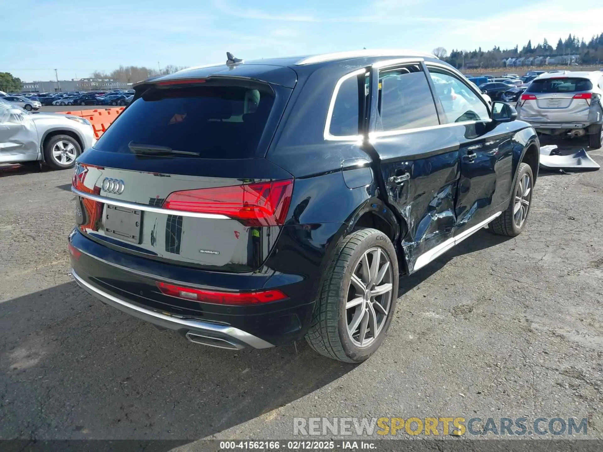 4 Photograph of a damaged car WA1E2AFY3M2114632 AUDI Q5 2021
