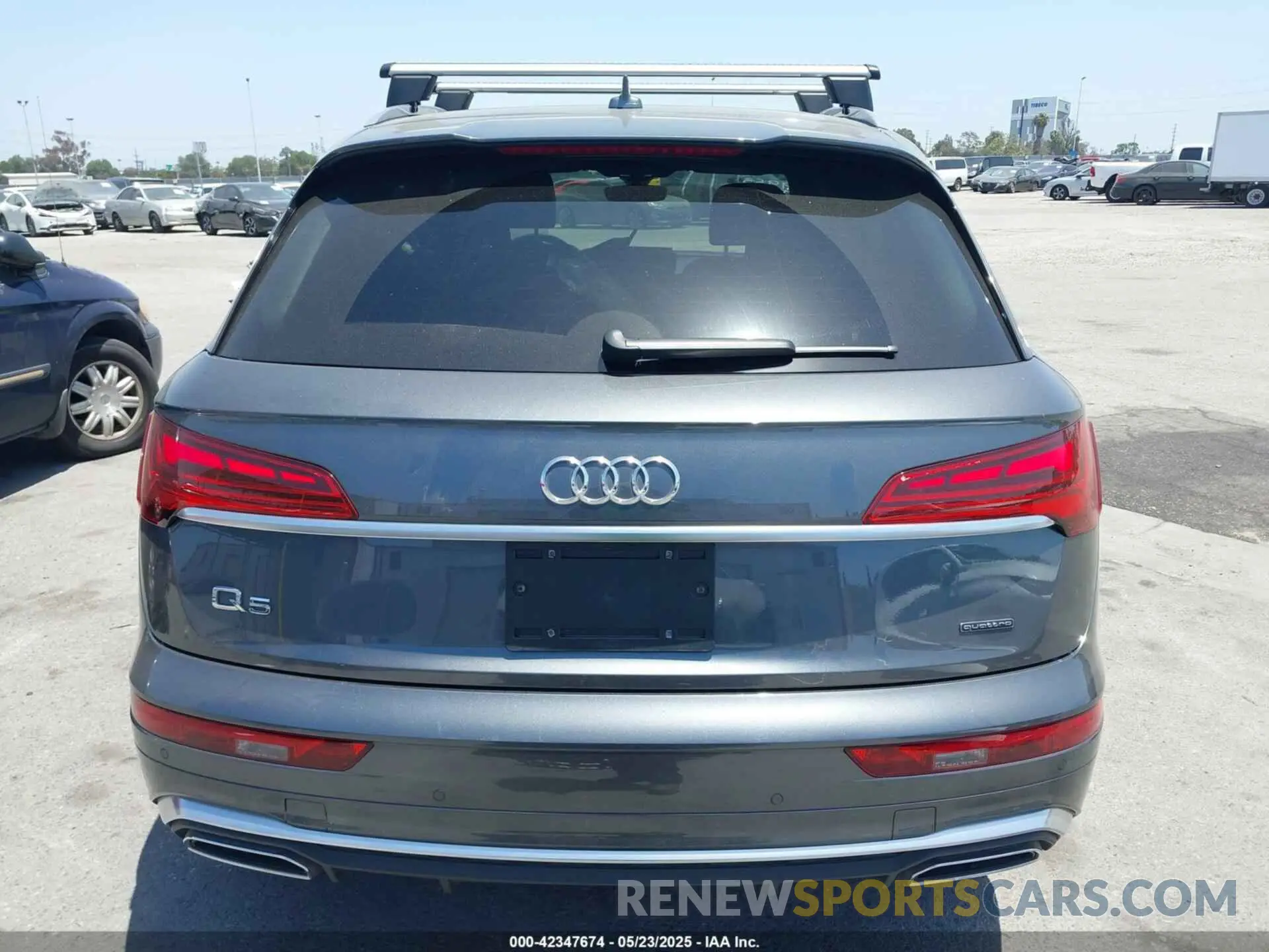 17 Photograph of a damaged car WA1E2AFY4M2130760 AUDI Q5 2021