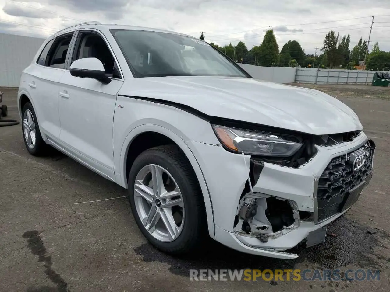 4 Photograph of a damaged car WA1E2AFY7M2064222 AUDI Q5 2021