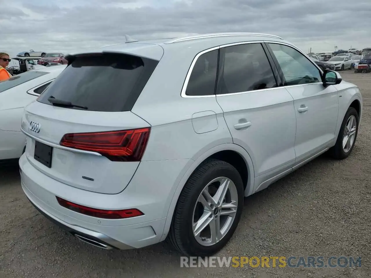 3 Photograph of a damaged car WA1E2AFYXM2044532 AUDI Q5 2021