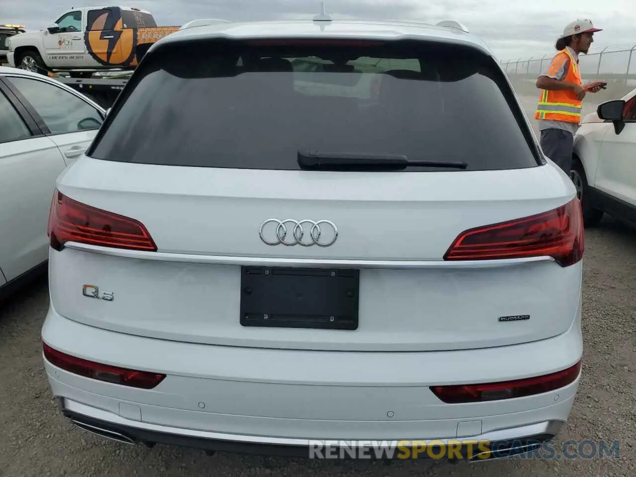 6 Photograph of a damaged car WA1E2AFYXM2044532 AUDI Q5 2021
