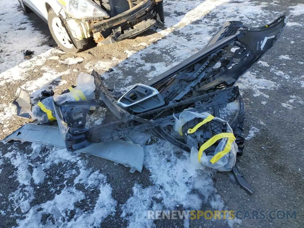 13 Photograph of a damaged car WA1G2AFY9M2048564 AUDI Q5 2021