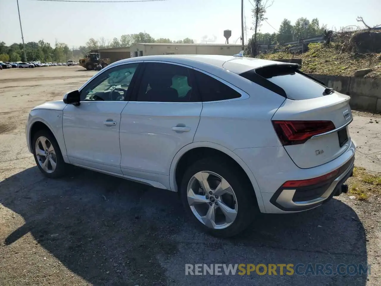 2 Photograph of a damaged car WA15AAFY3N2015510 AUDI Q5 2022
