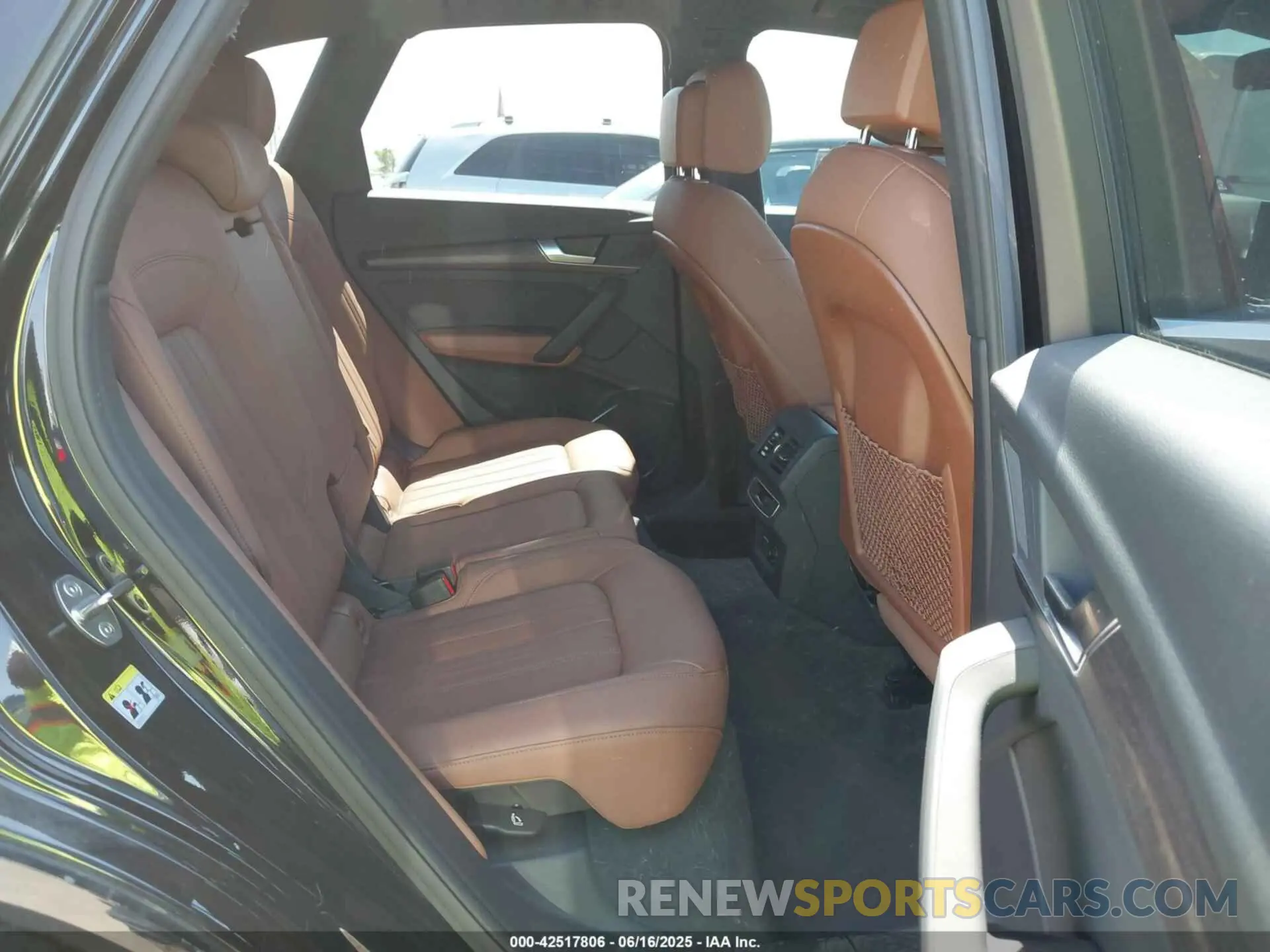8 Photograph of a damaged car WA1ABAFY7N2112849 AUDI Q5 2022