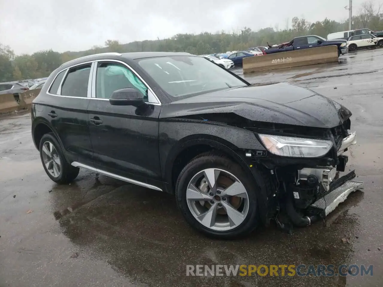 4 Photograph of a damaged car WA1BBAFY5N2131081 AUDI Q5 2022