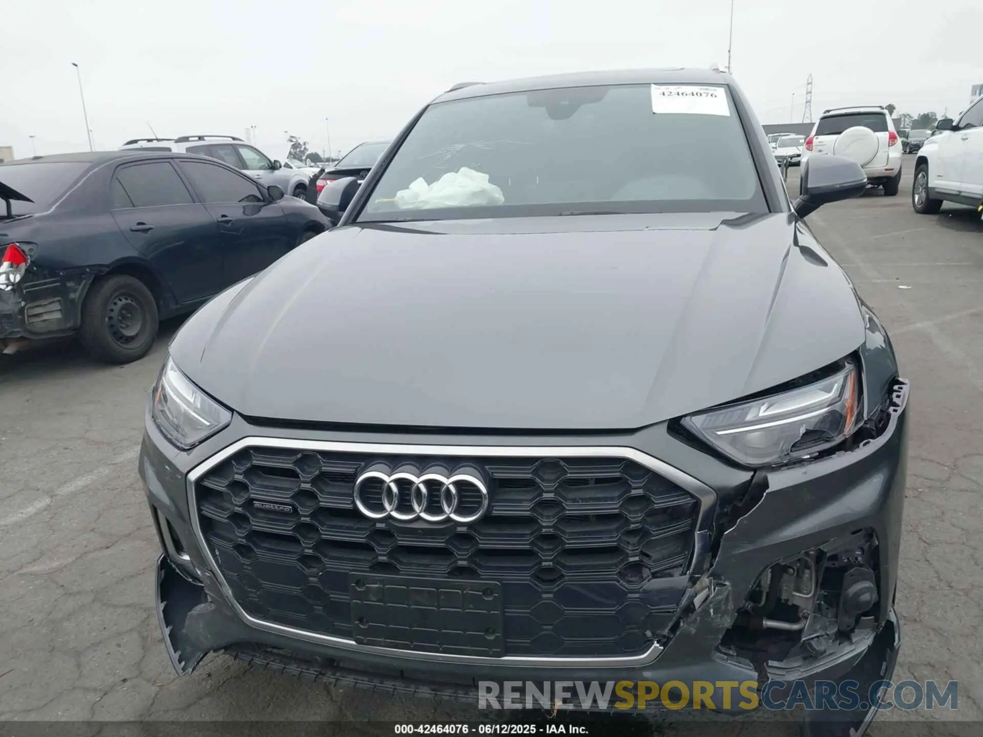 12 Photograph of a damaged car WA1E2AFY4N2097860 AUDI Q5 2022