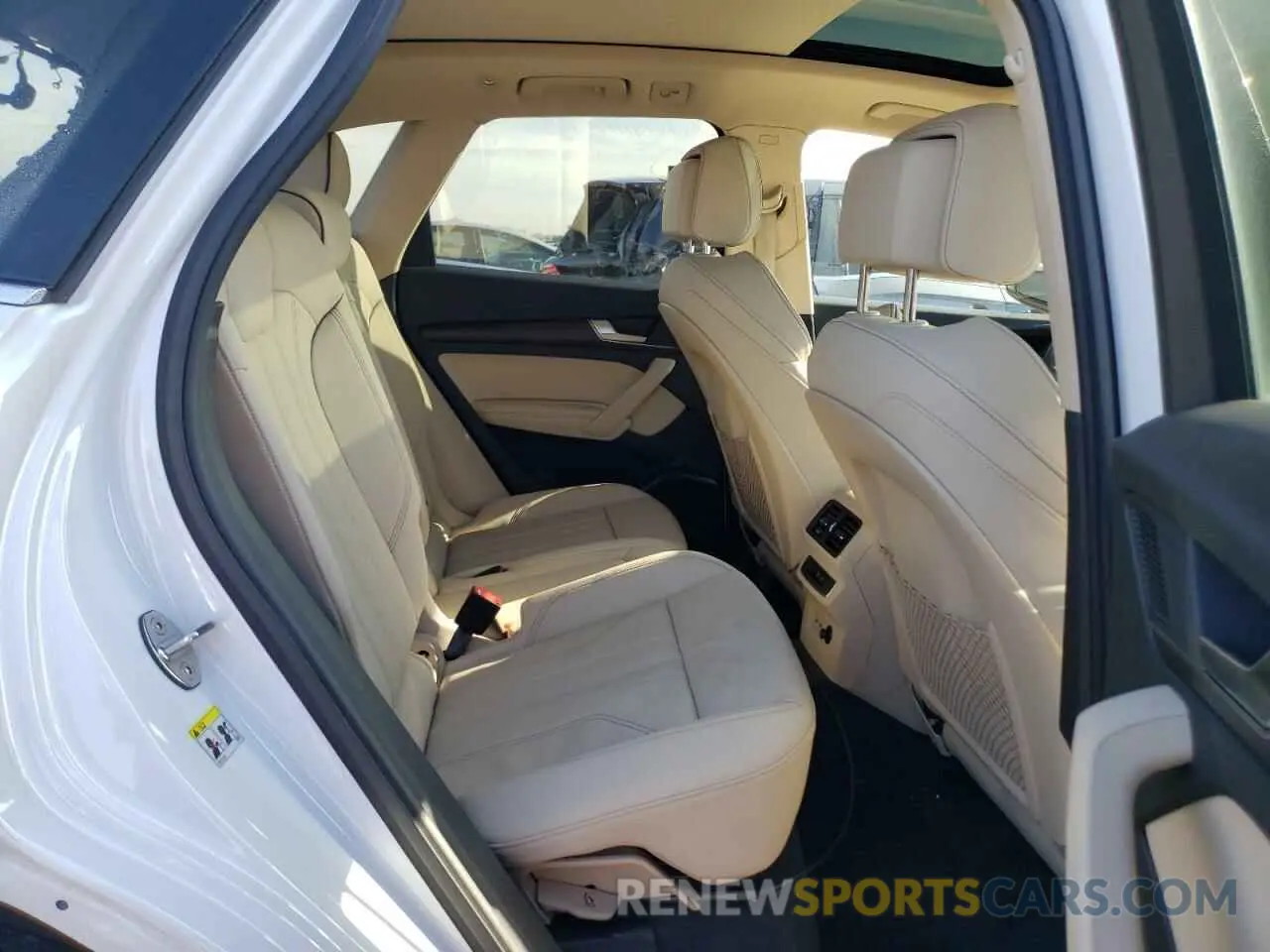 10 Photograph of a damaged car WA1E2AFY7N2080731 AUDI Q5 2022
