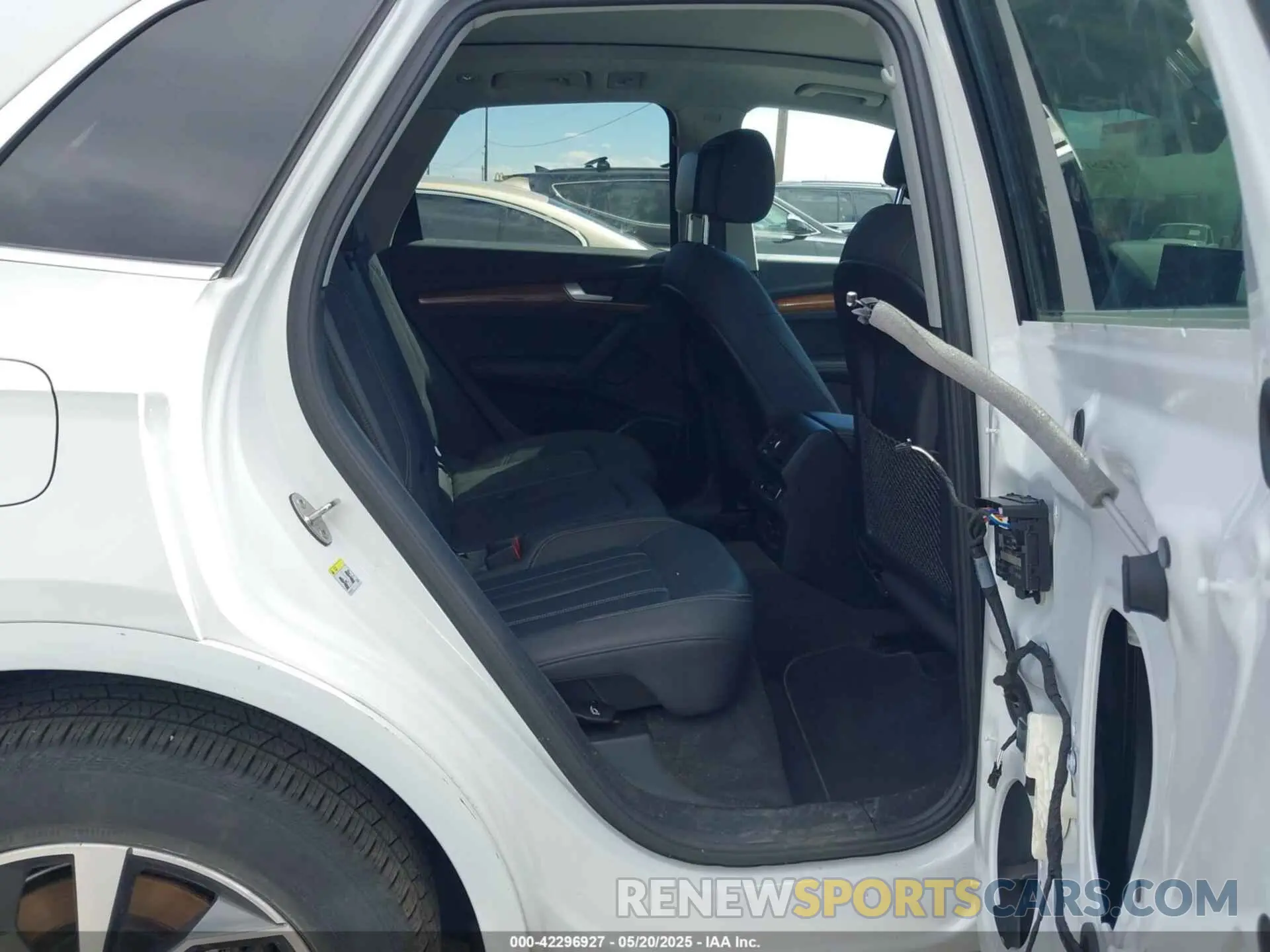 8 Фотография поврежденного автомобиля WA1EAAFY0N2021054 AUDI Q5 2022