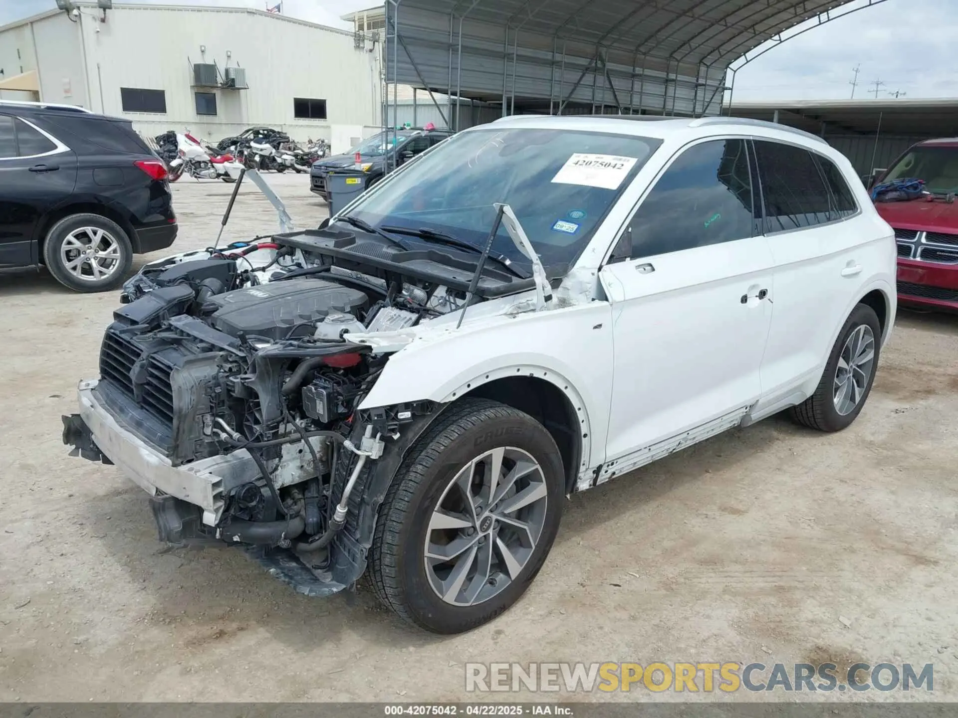 2 Photograph of a damaged car WA1EAAFY0N2133918 AUDI Q5 2022