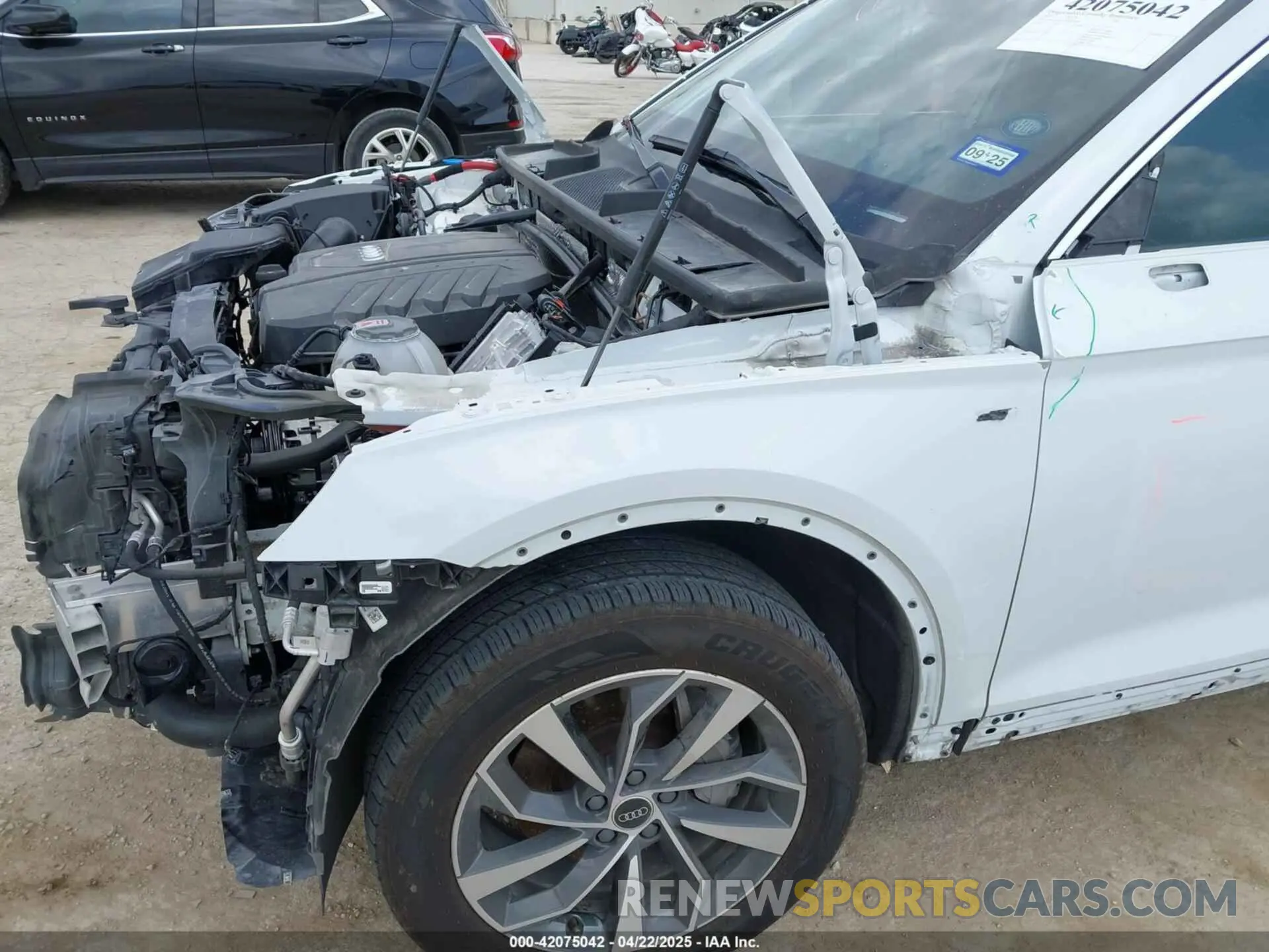 6 Photograph of a damaged car WA1EAAFY0N2133918 AUDI Q5 2022