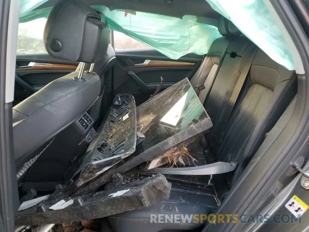 11 Photograph of a damaged car WA1EAAFY1N2016395 AUDI Q5 2022
