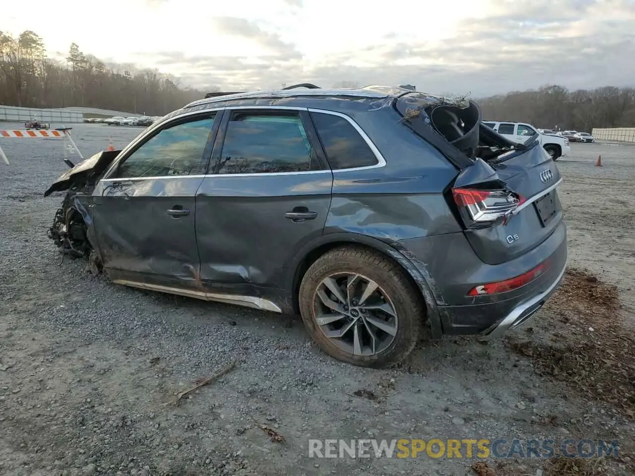 2 Photograph of a damaged car WA1EAAFY1N2016395 AUDI Q5 2022