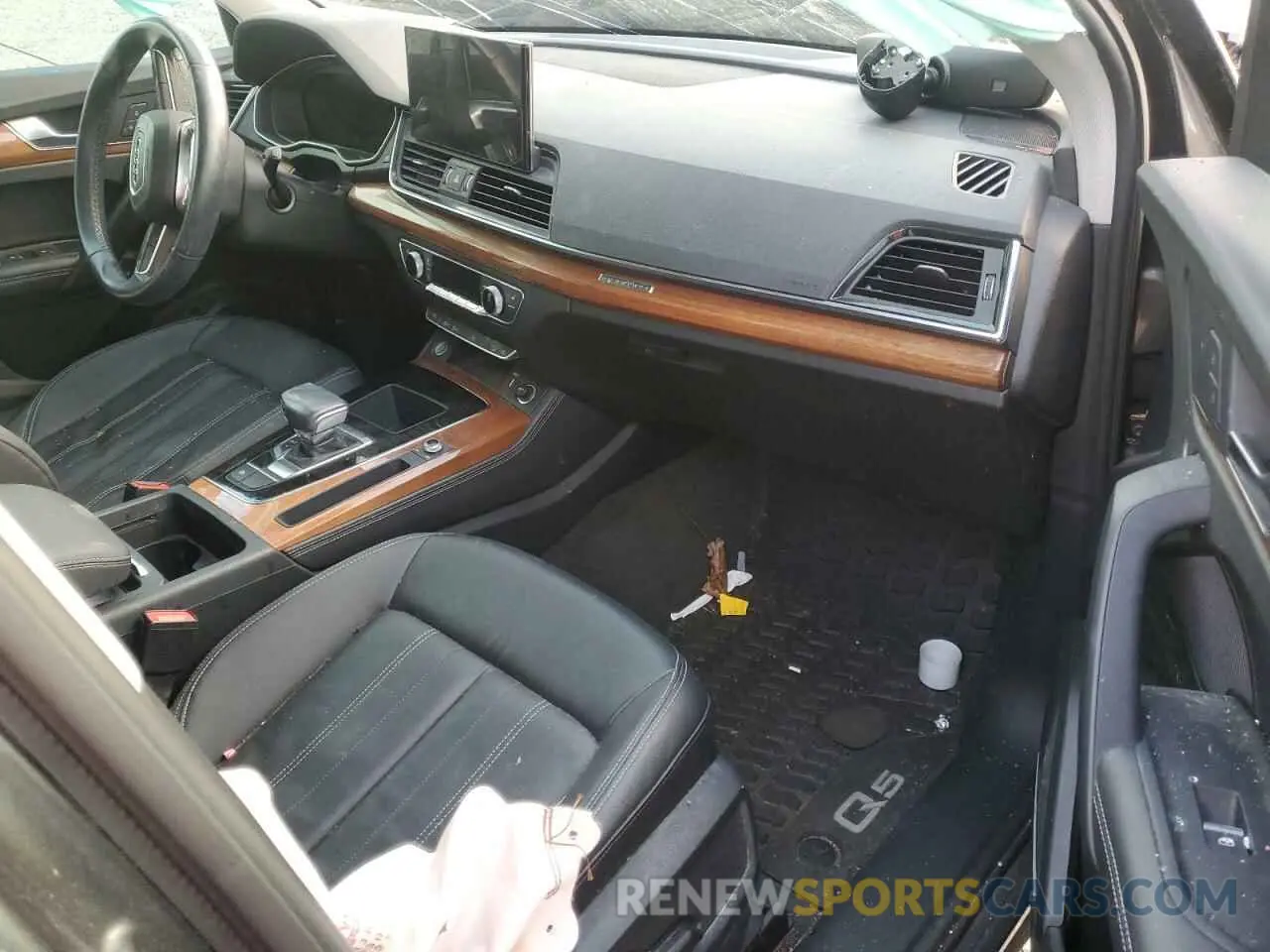 8 Photograph of a damaged car WA1EAAFY1N2016395 AUDI Q5 2022