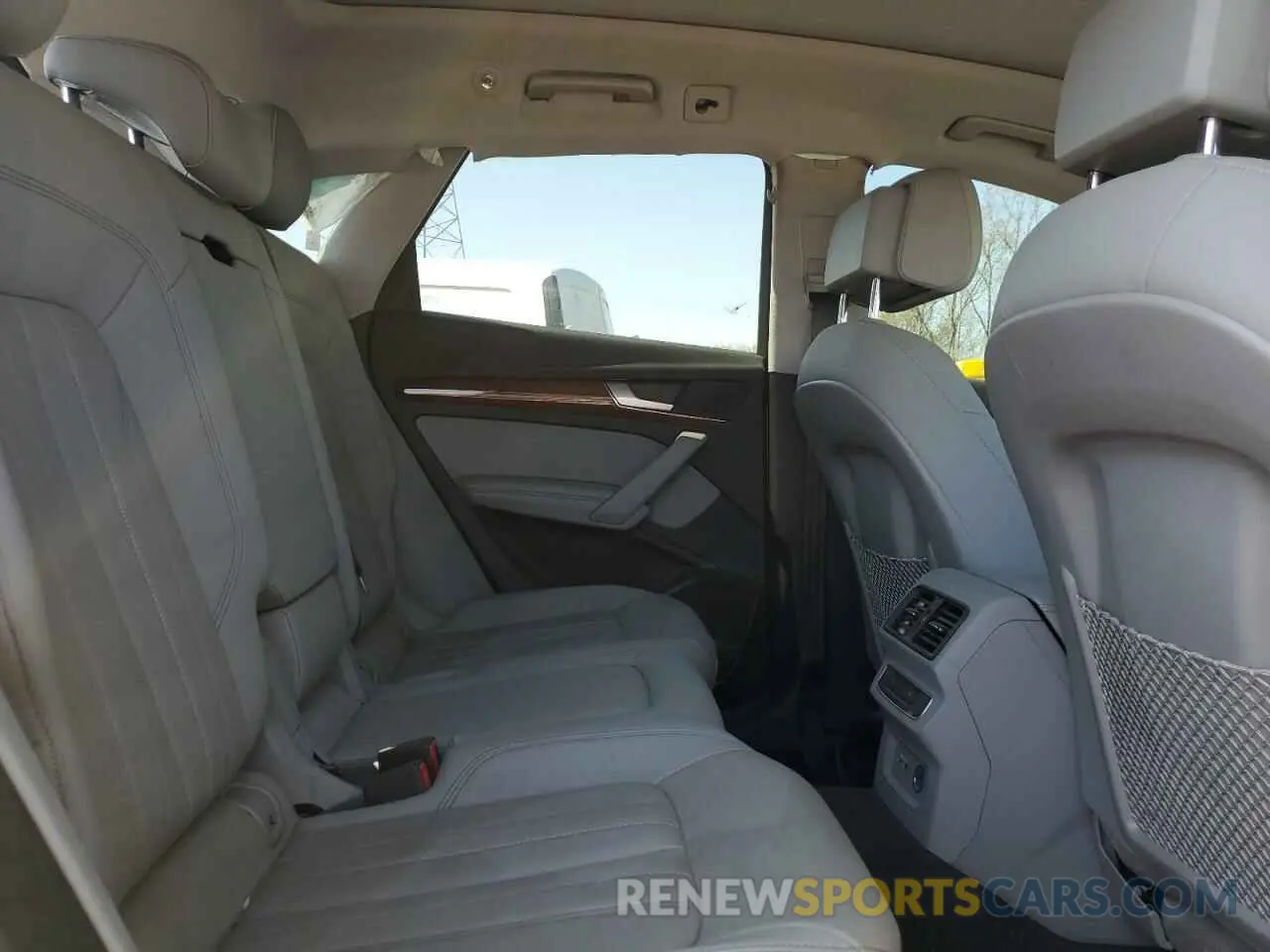 11 Photograph of a damaged car WA1EAAFY1N2133216 AUDI Q5 2022