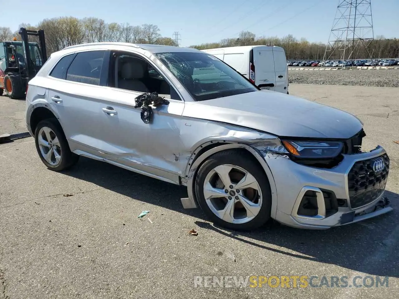 4 Photograph of a damaged car WA1EAAFY1N2133216 AUDI Q5 2022