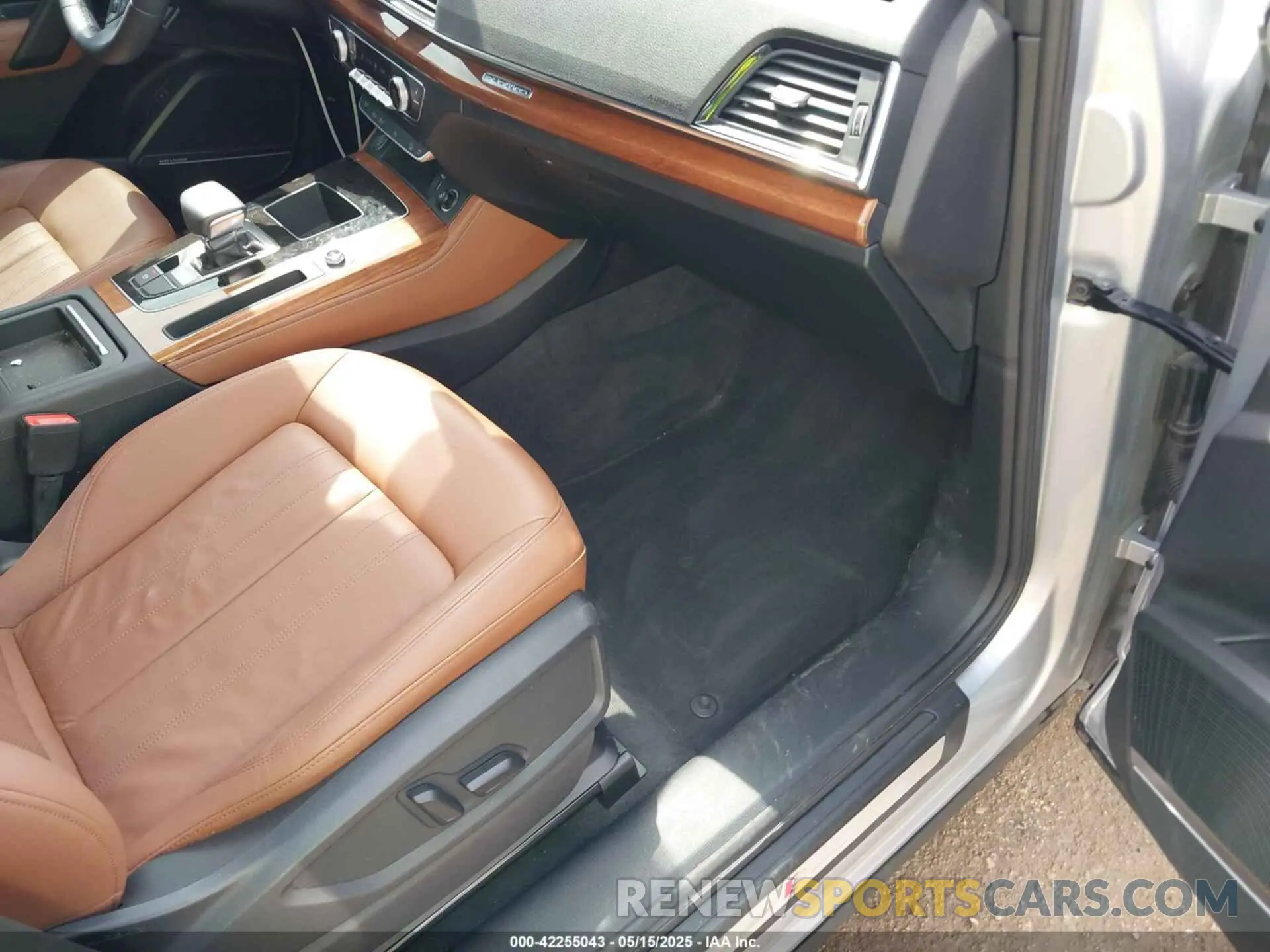 5 Фотография поврежденного автомобиля WA1EAAFY2N2081546 AUDI Q5 2022