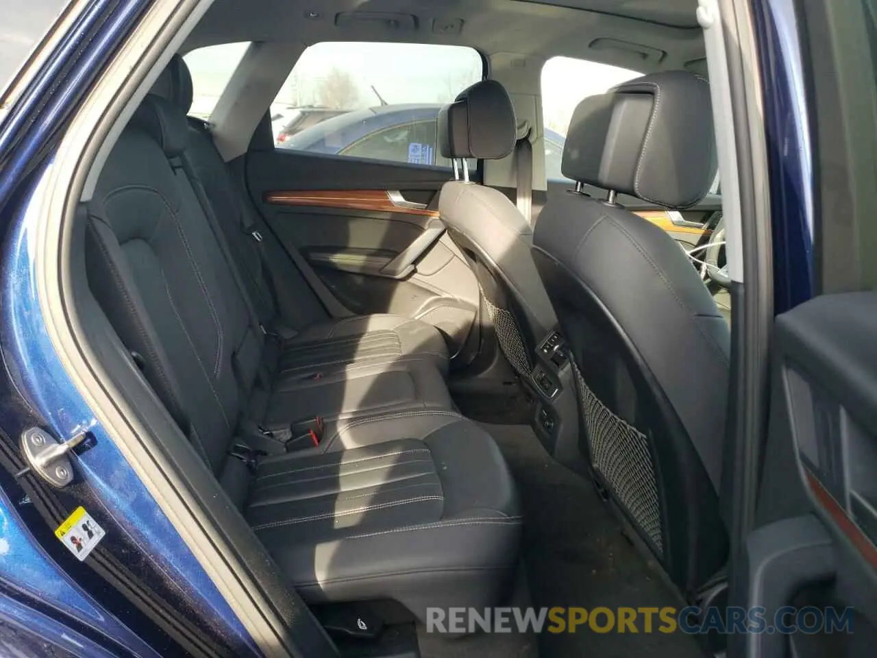 10 Photograph of a damaged car WA1EAAFY3N2094371 AUDI Q5 2022