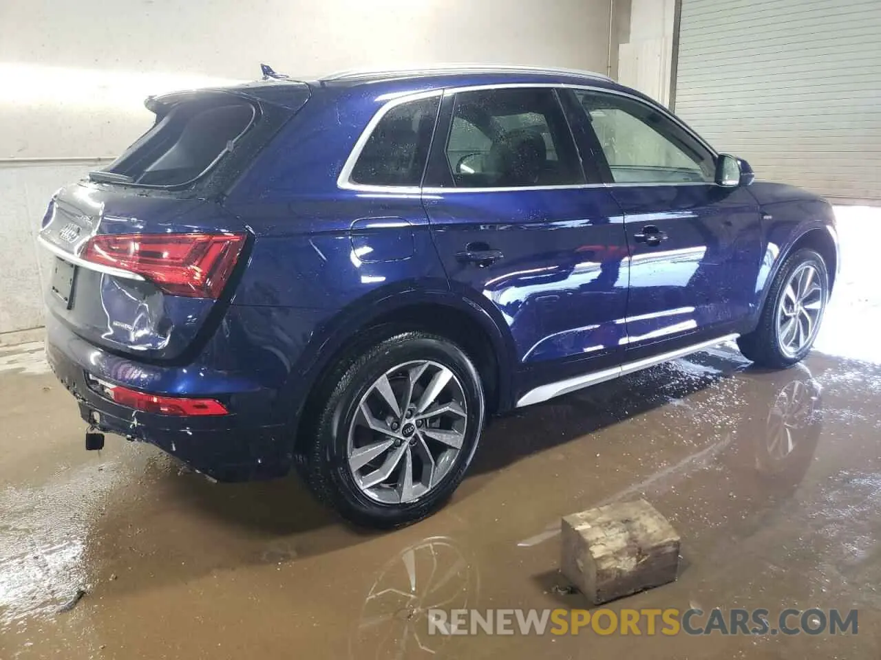 3 Photograph of a damaged car WA1EAAFY3N2094371 AUDI Q5 2022