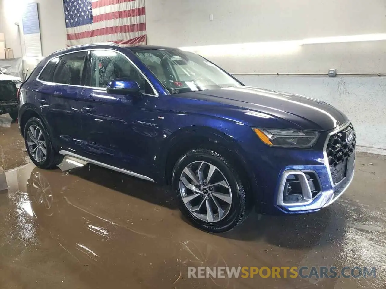 4 Photograph of a damaged car WA1EAAFY3N2094371 AUDI Q5 2022