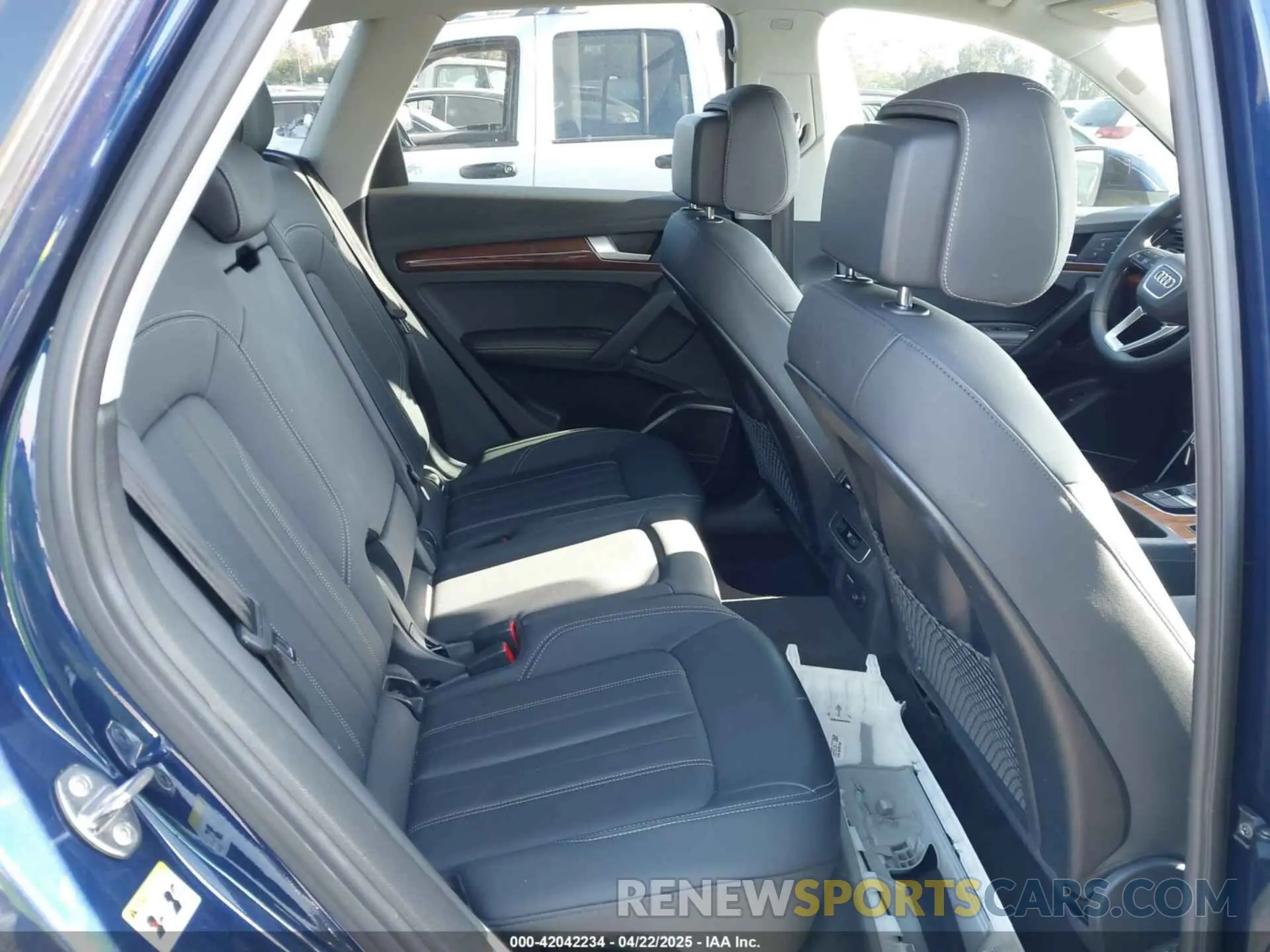 8 Фотография поврежденного автомобиля WA1EAAFY3N2118376 AUDI Q5 2022