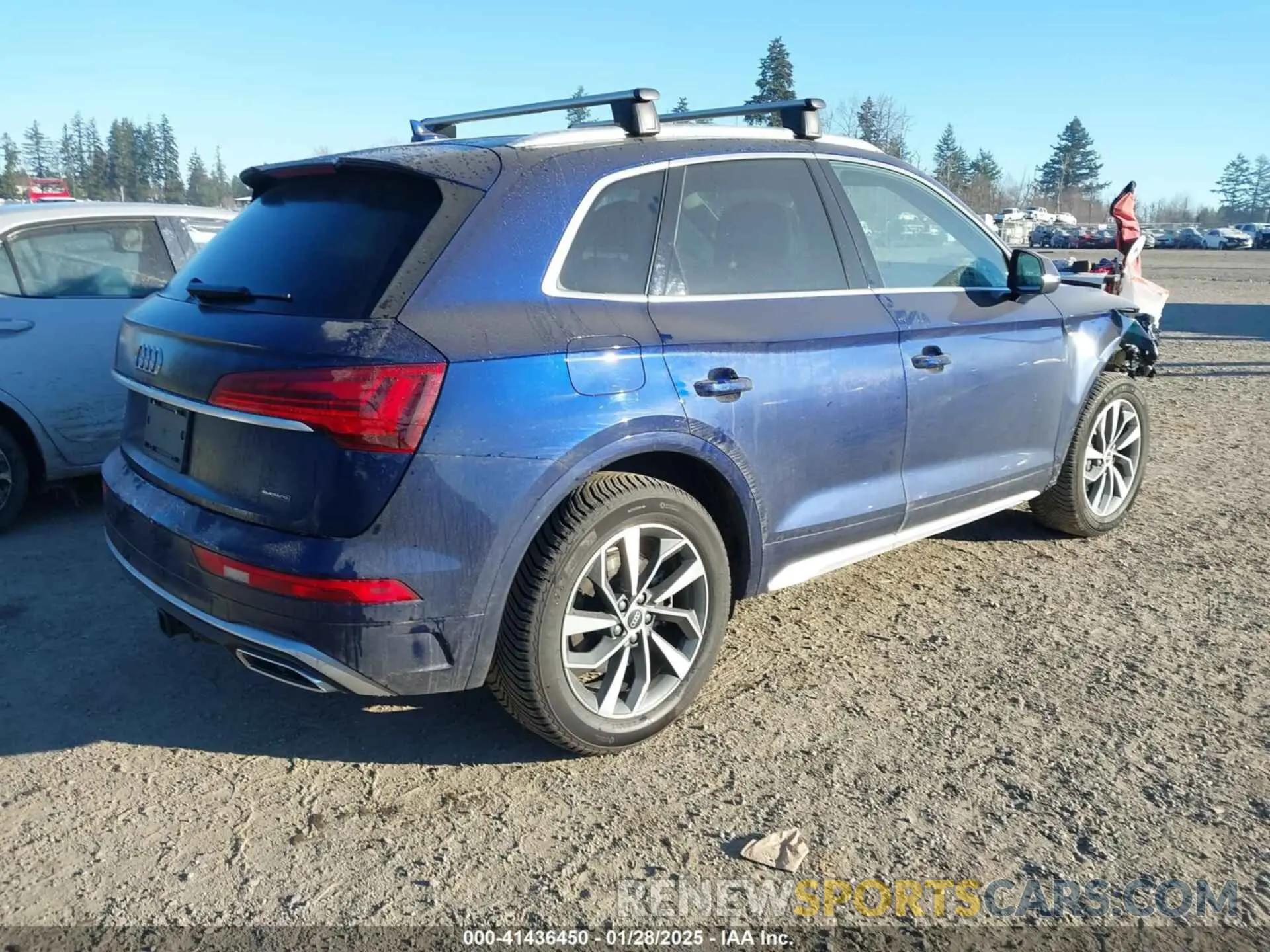 4 Photograph of a damaged car WA1EAAFY6N2043298 AUDI Q5 2022