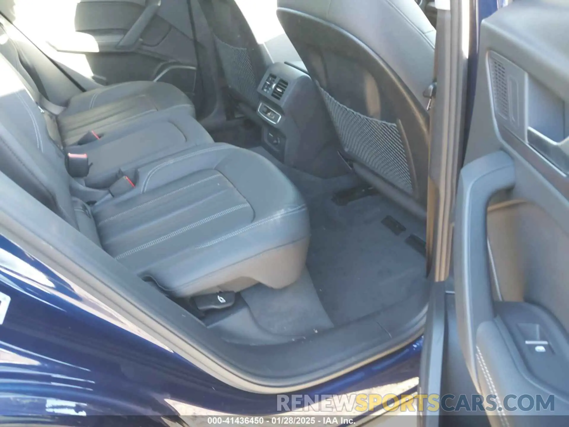 8 Photograph of a damaged car WA1EAAFY6N2043298 AUDI Q5 2022