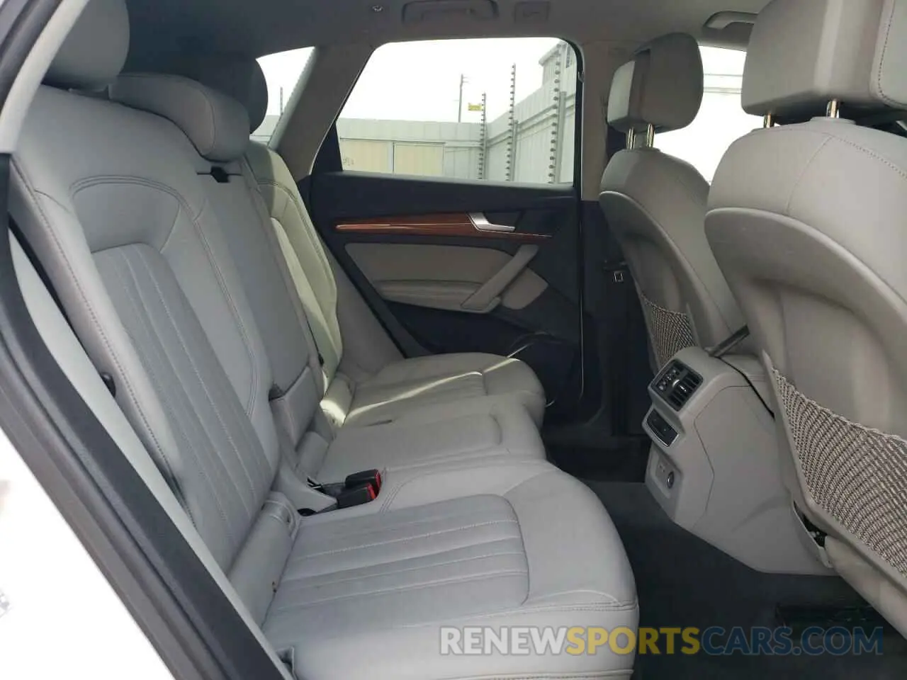 11 Фотография поврежденного автомобиля WA1EAAFY6N2071392 AUDI Q5 2022