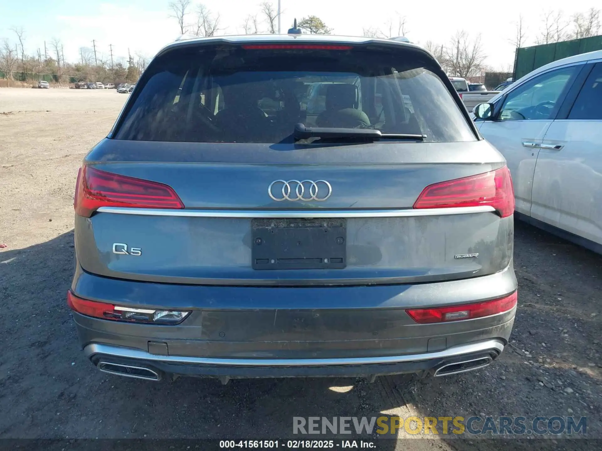 16 Photograph of a damaged car WA1EAAFY6N2111079 AUDI Q5 2022