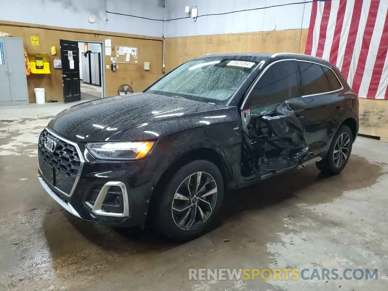 1 Photograph of a damaged car WA1EAAFY7N2023254 AUDI Q5 2022