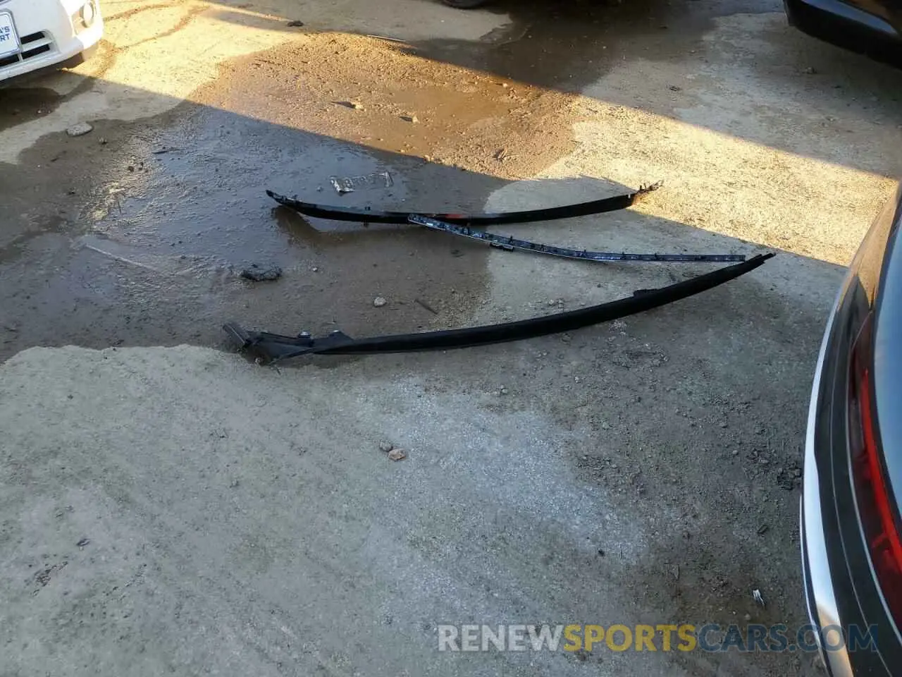 13 Photograph of a damaged car WA1EAAFY7N2071661 AUDI Q5 2022
