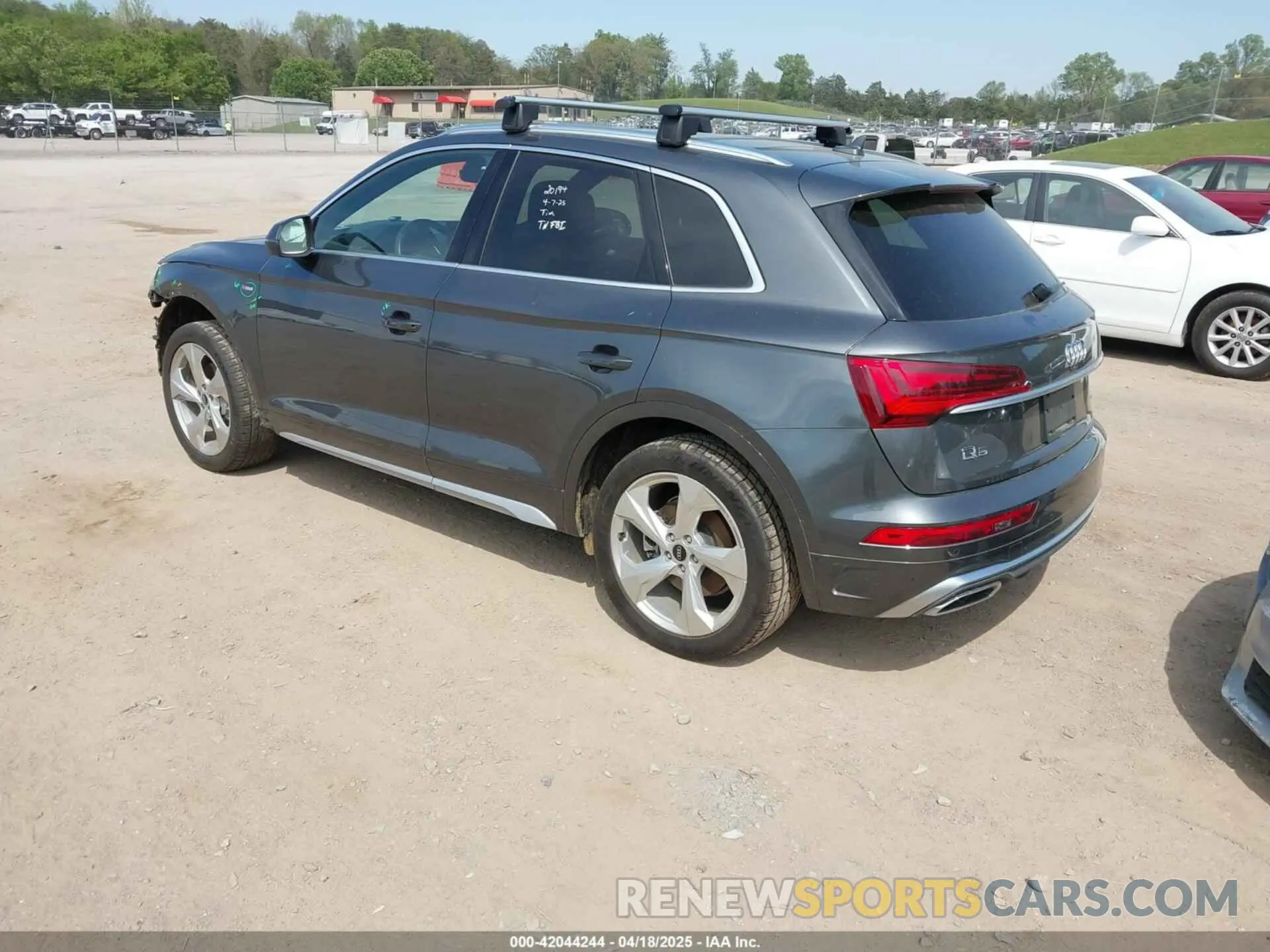 3 Photograph of a damaged car WA1EAAFY8N2001294 AUDI Q5 2022