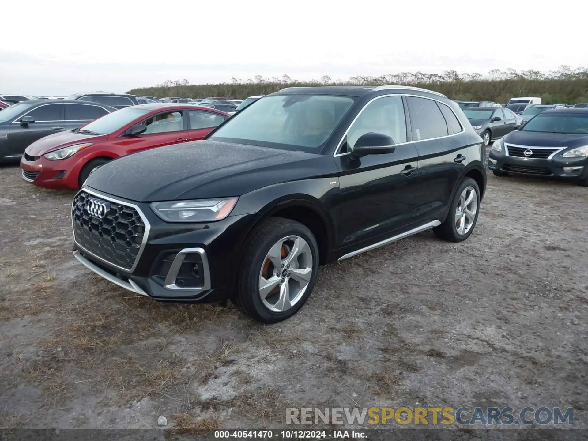 2 Photograph of a damaged car WA1EAAFY8N2025692 AUDI Q5 2022