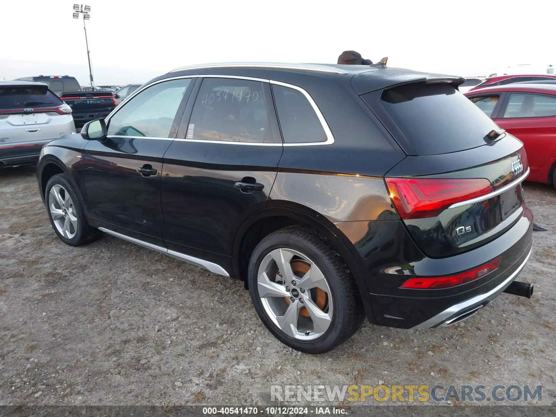 3 Photograph of a damaged car WA1EAAFY8N2025692 AUDI Q5 2022