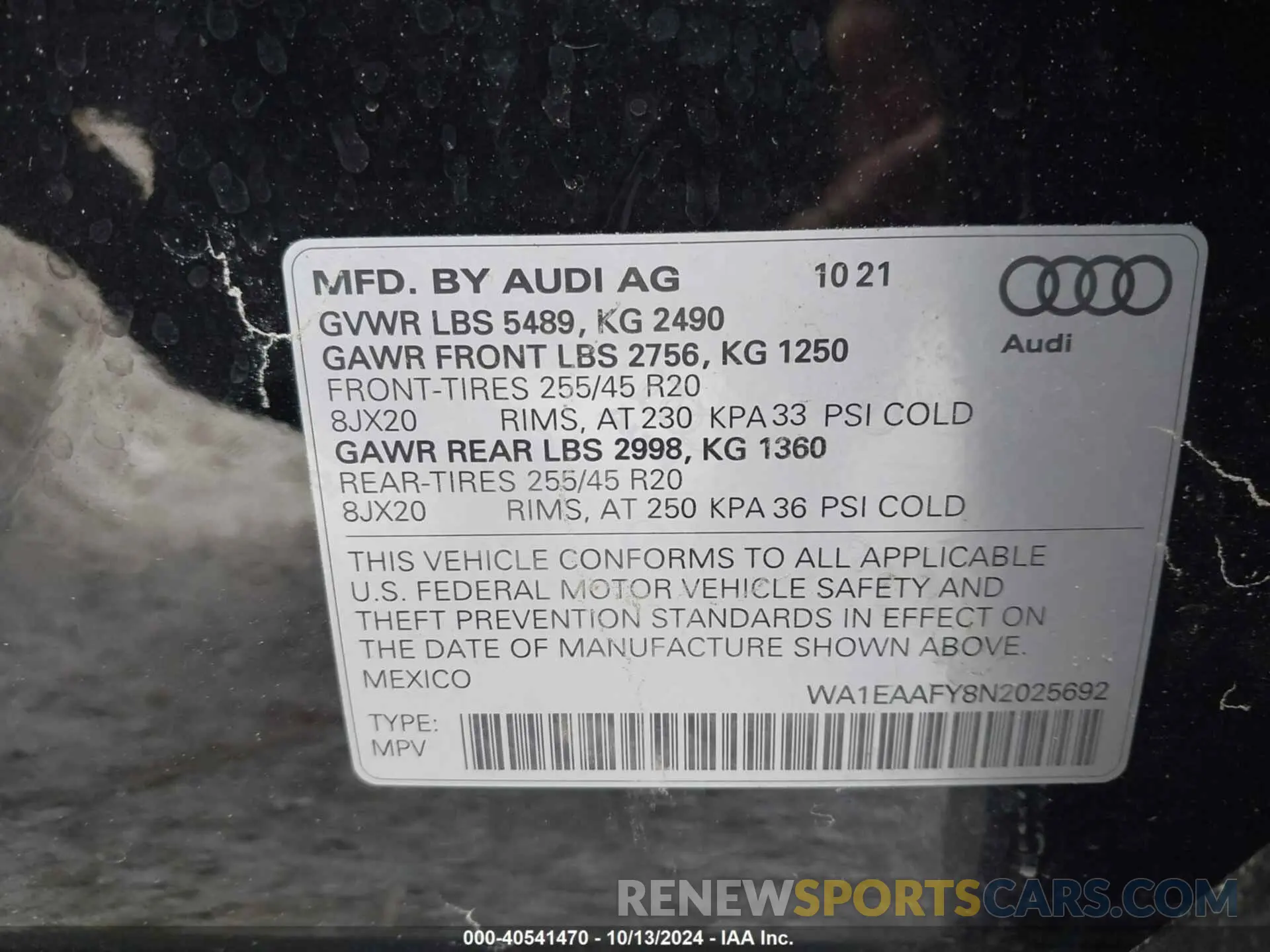 9 Photograph of a damaged car WA1EAAFY8N2025692 AUDI Q5 2022
