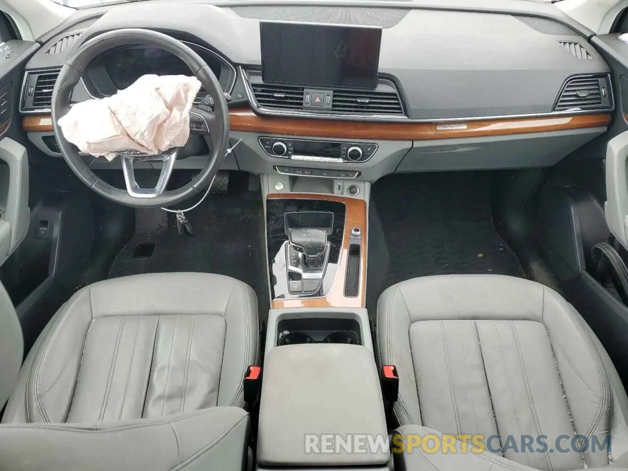 8 Photograph of a damaged car WA1EAAFY8N2042895 AUDI Q5 2022