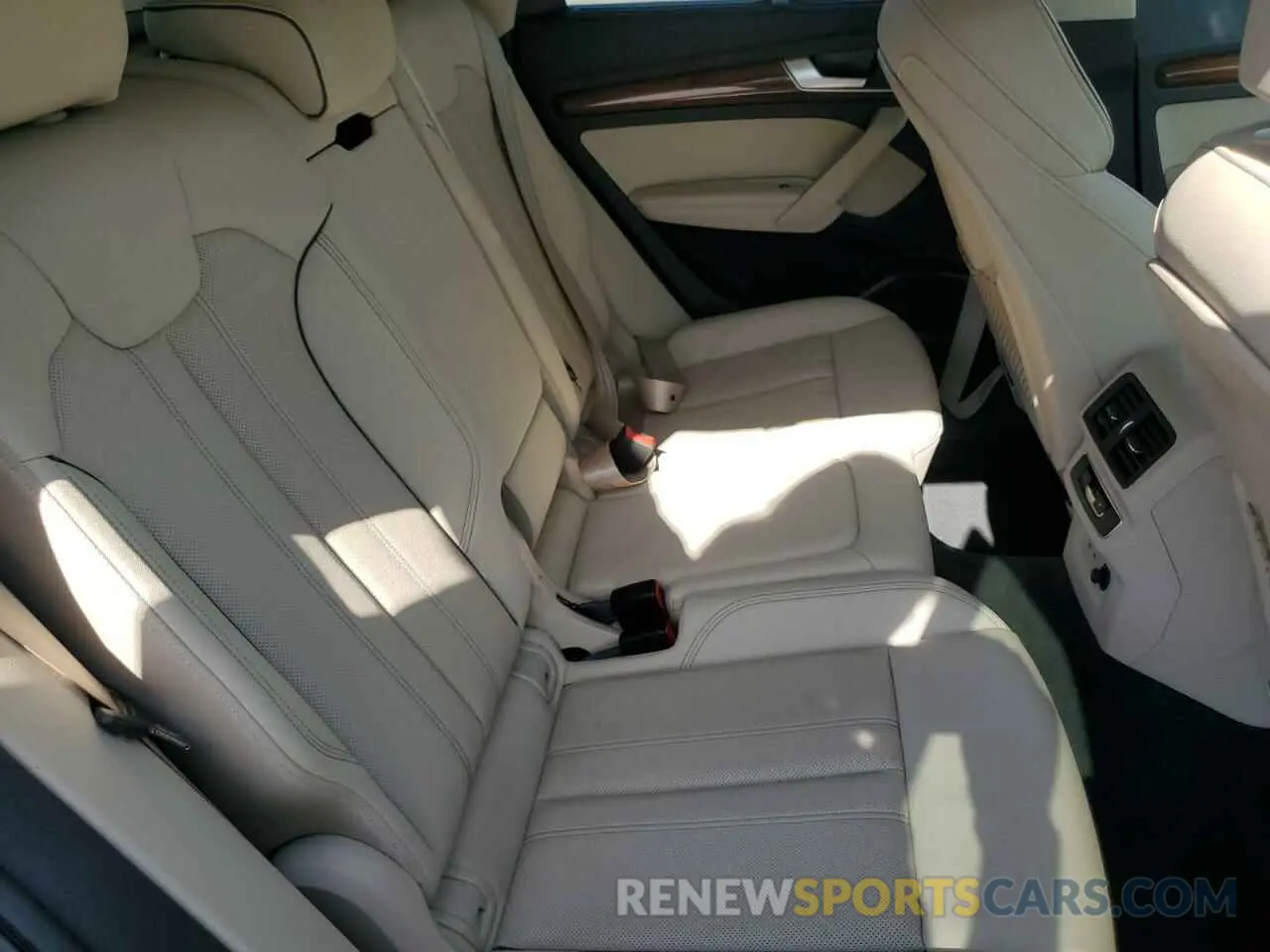 11 Фотография поврежденного автомобиля WA1EAAFY8N2054528 AUDI Q5 2022
