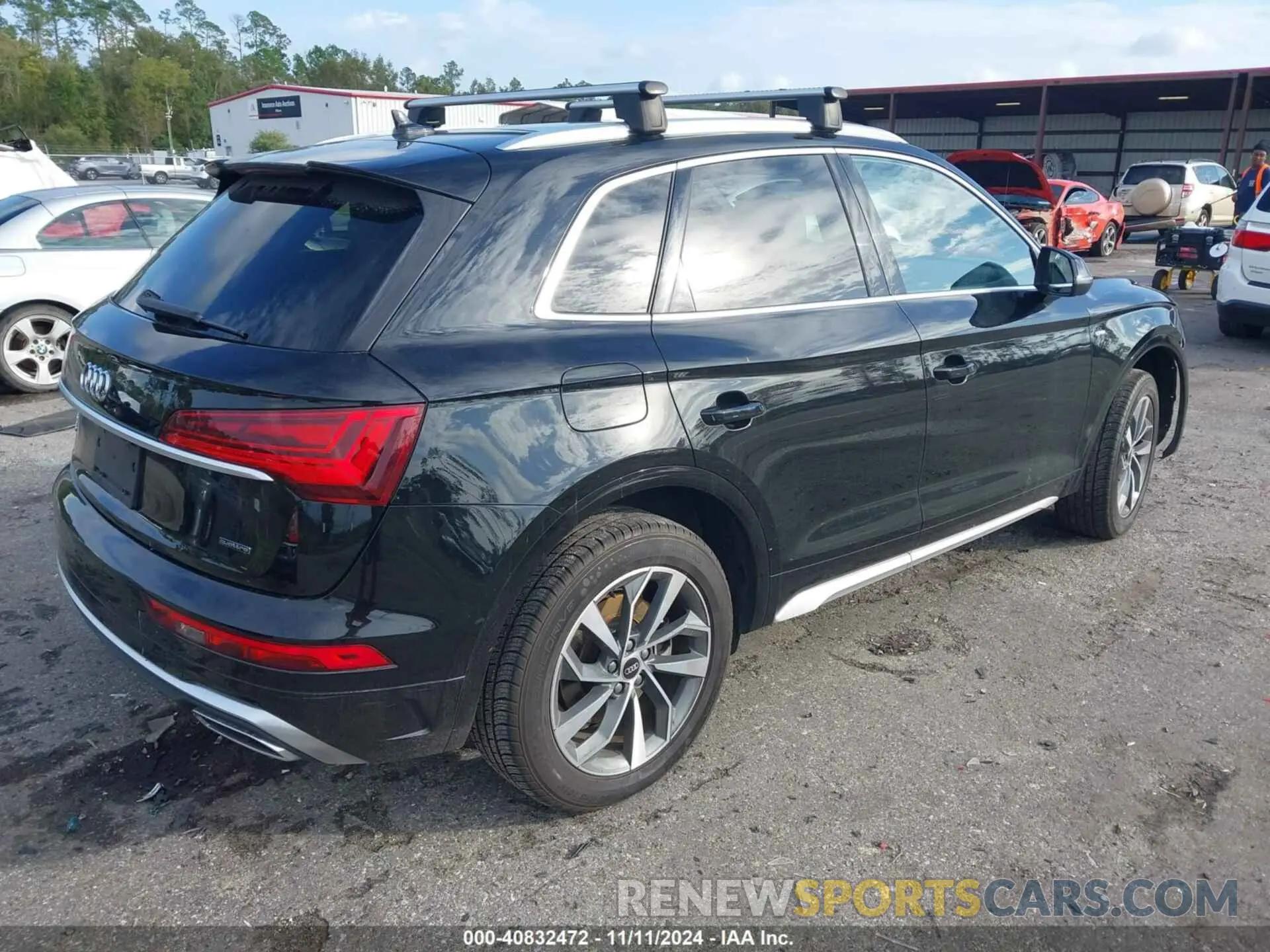 4 Photograph of a damaged car WA1EAAFY9N2071077 AUDI Q5 2022